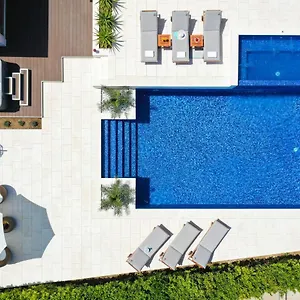 Apartment Villa Pino With Pool, Sauna & Jacuzzi