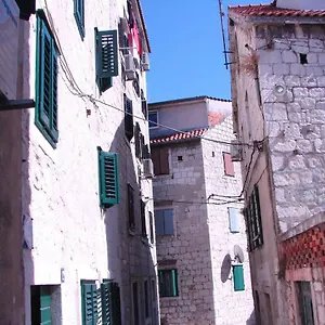 Cosy In The Center Of Pensión